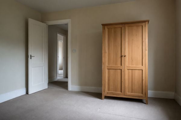 How to Transport a Wardrobe in the UK